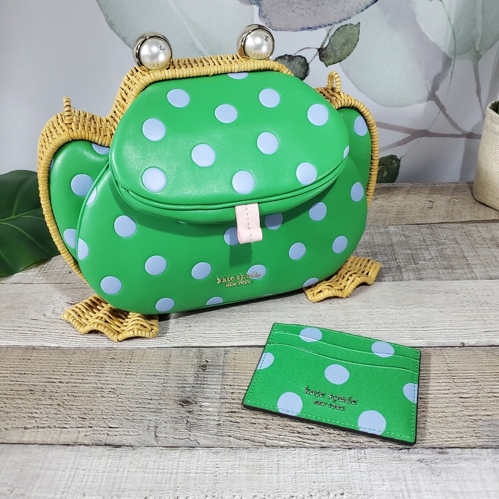 KATE SPADE | Lily Polka Dot Wicker 3D Frog Crossbody w/ Card Holder 2-pc Set - Picture 3 of 13